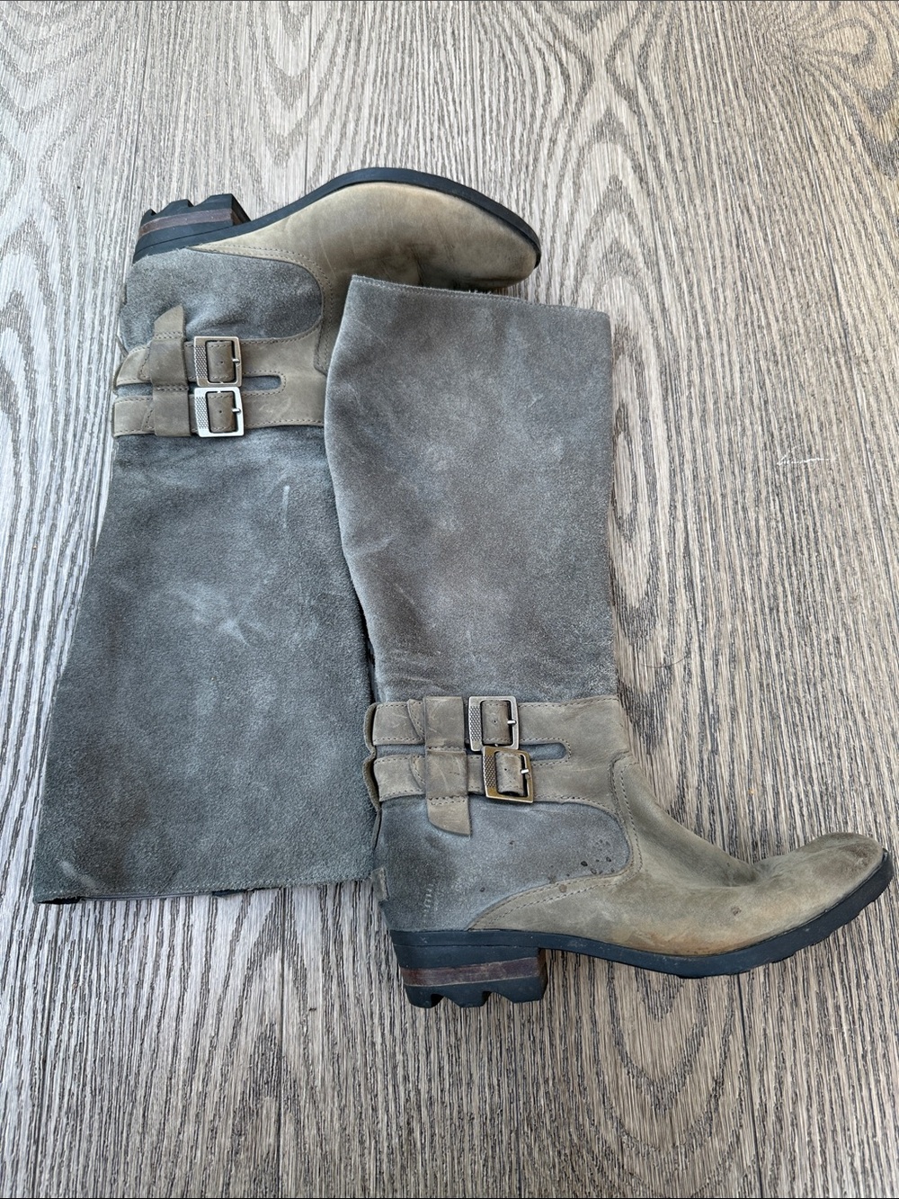 Sorel White and Blue Size Label on Black Fabric